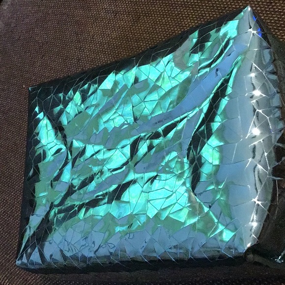 Makeup bag - Picture 3 of 8